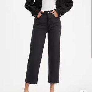 Levi's Ribcage Cropped Jeans